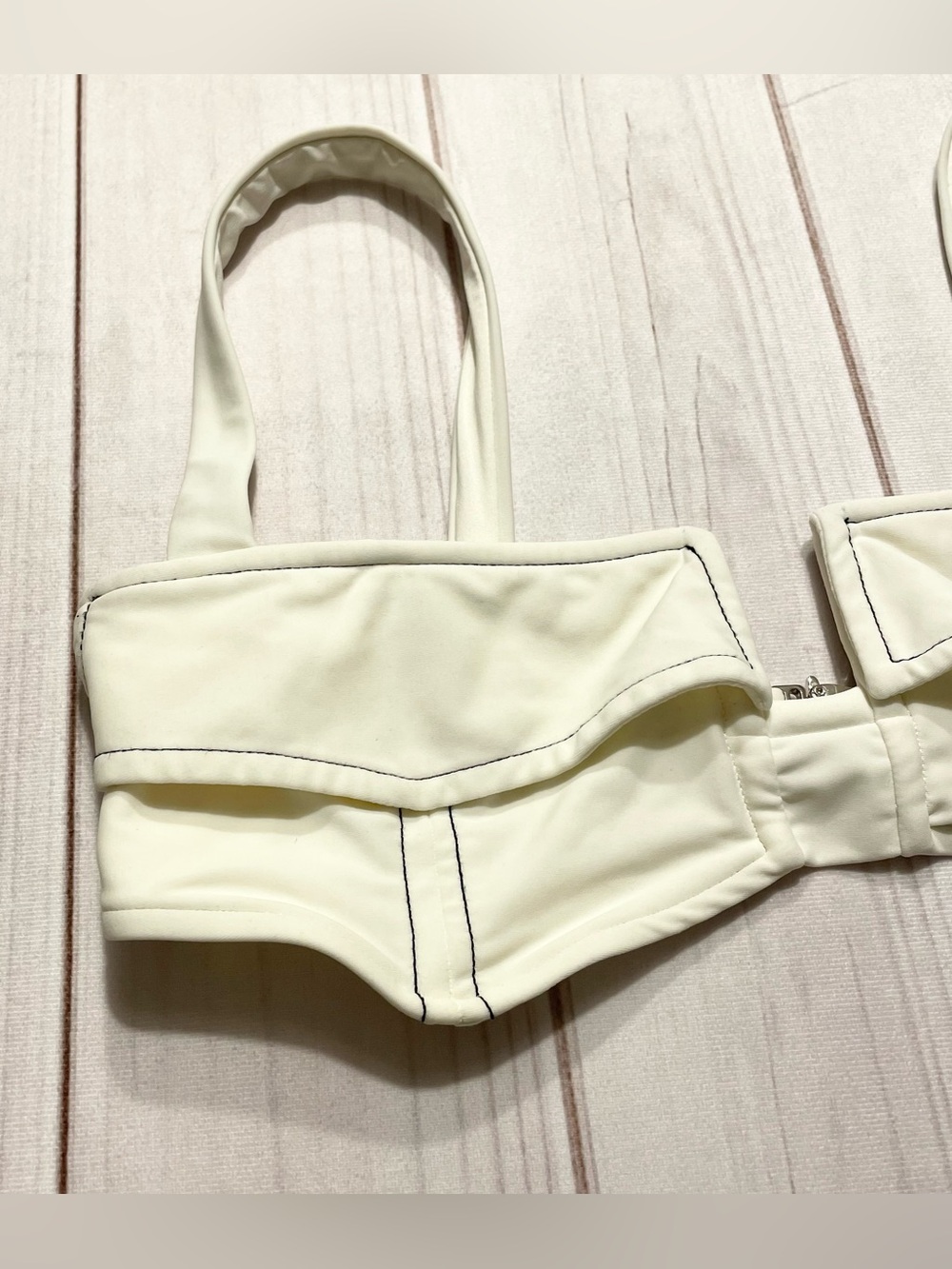 Devon Windsor Bikini Top Women’s M White Cream Faux Front Pocket Swim Designer - Picture 3 of 10